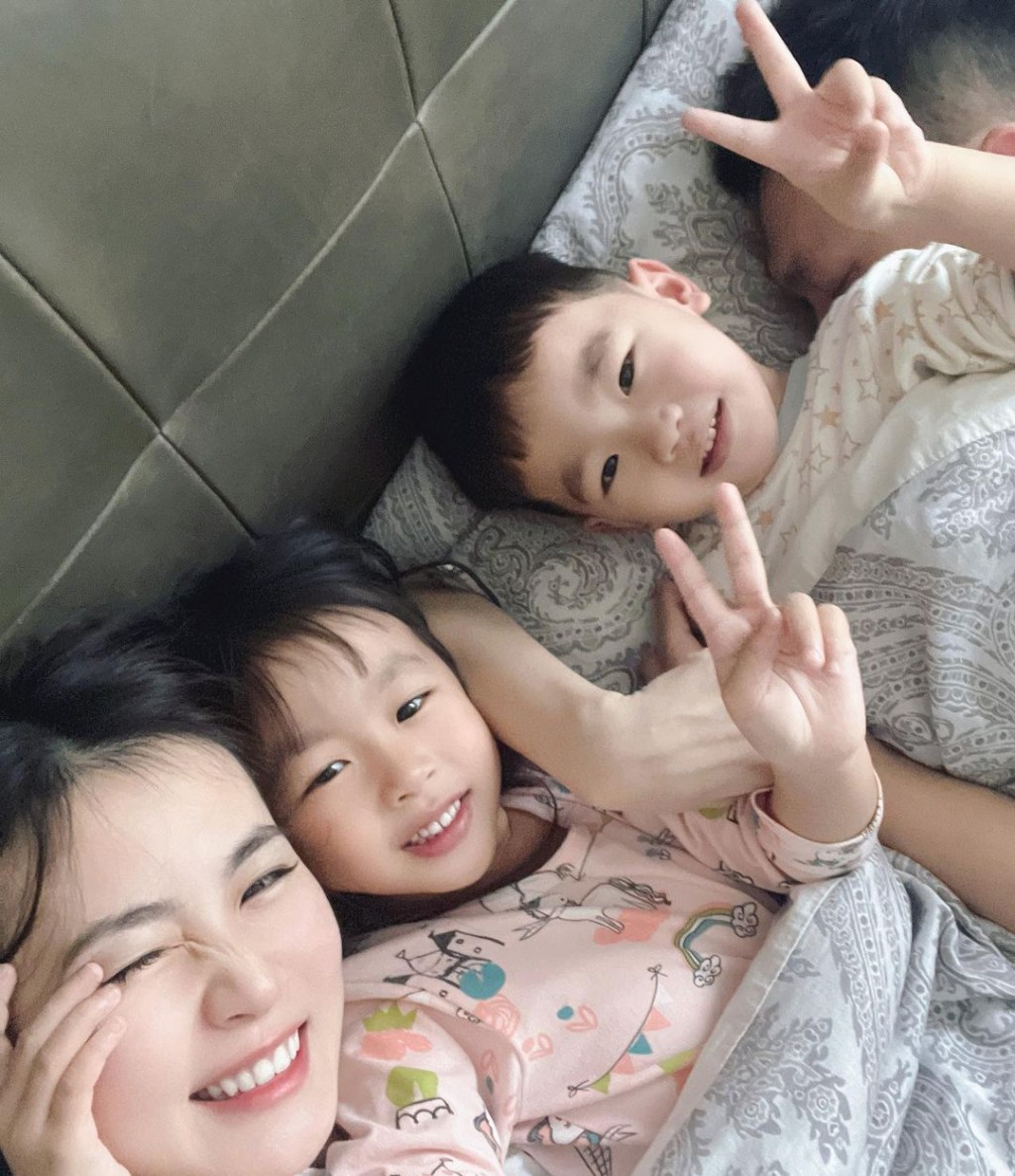 李蘊育有一子一女。