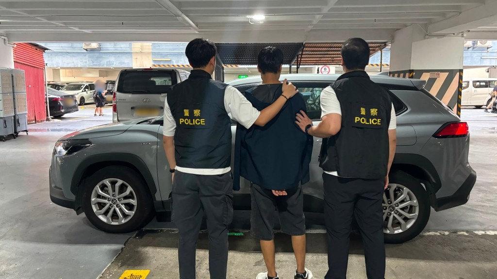 警葵涌掃毒檢17萬元依托咪酯煙彈 36歲男涉販毒被捕。警方提供