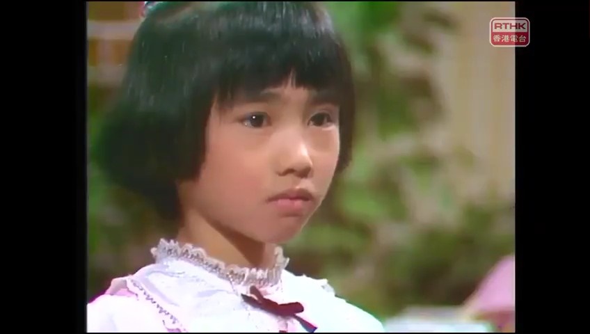 黎姿9歲時已十分靚女。 黎姿9歲時已十分靚女。