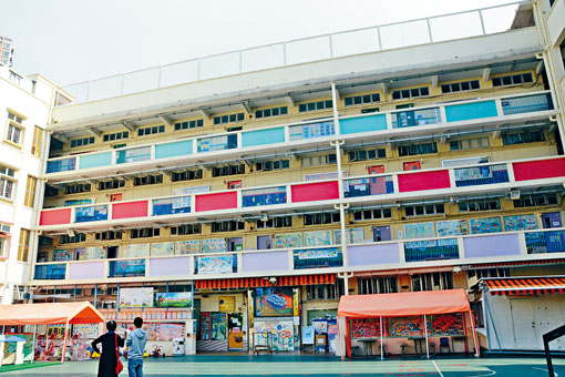 深水埗大埔道崇真小学暨幼稚园疑发生幼师虐童案。　