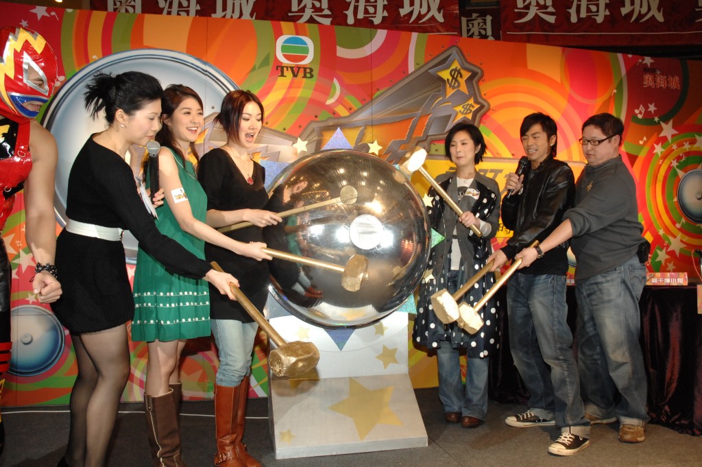 锺天慧2007年在《残酷一叮》第三辑里，与阮儿组成残酷姊妹。