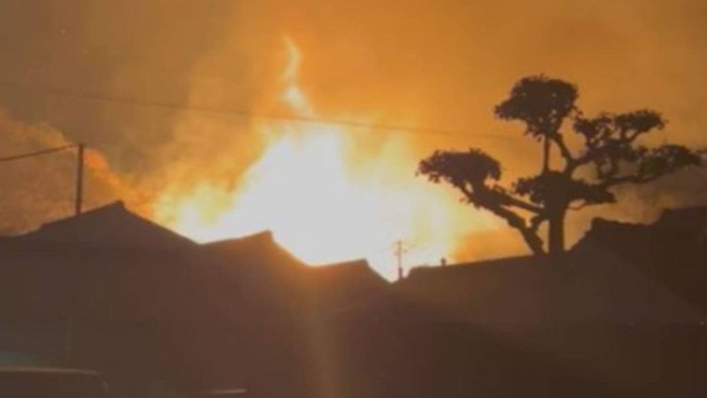 日本下关一间逾400年历史寺院，凌晨失火致5人死亡。Ｘ