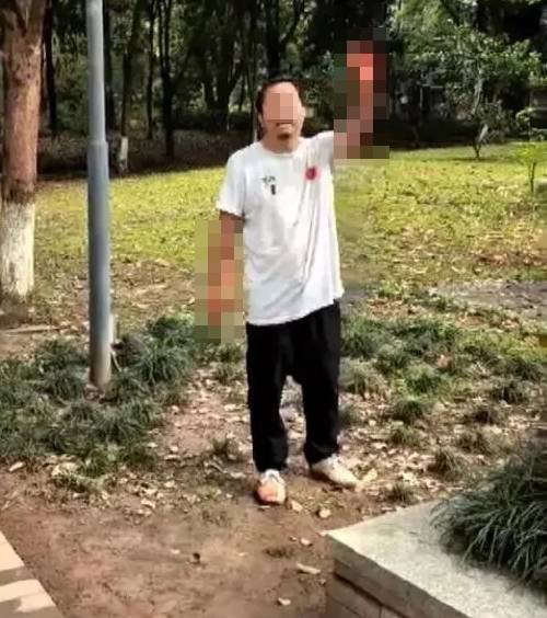 網傳行兇現場的照片。