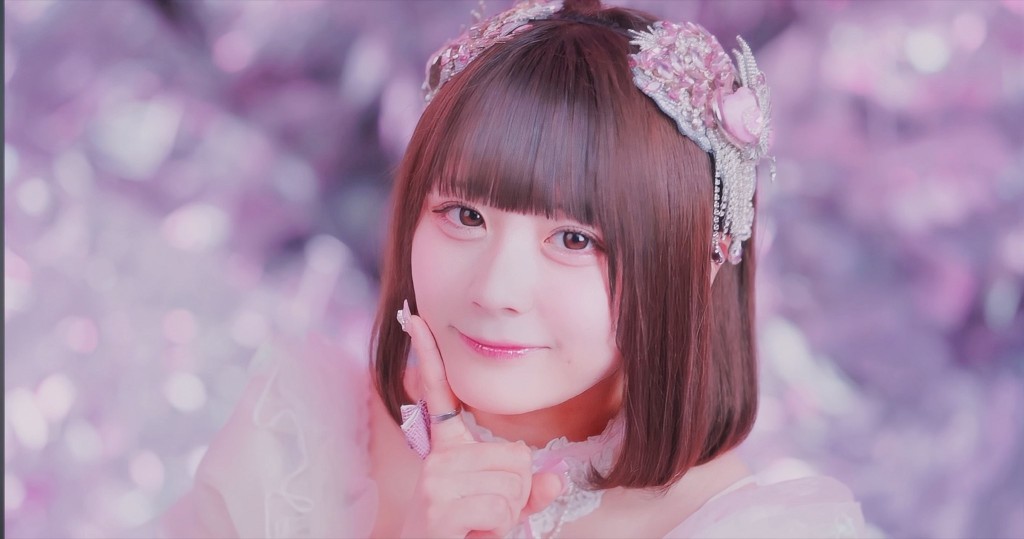 19歲女偶像天宮珠奈。 19歲女偶像天宮珠奈。