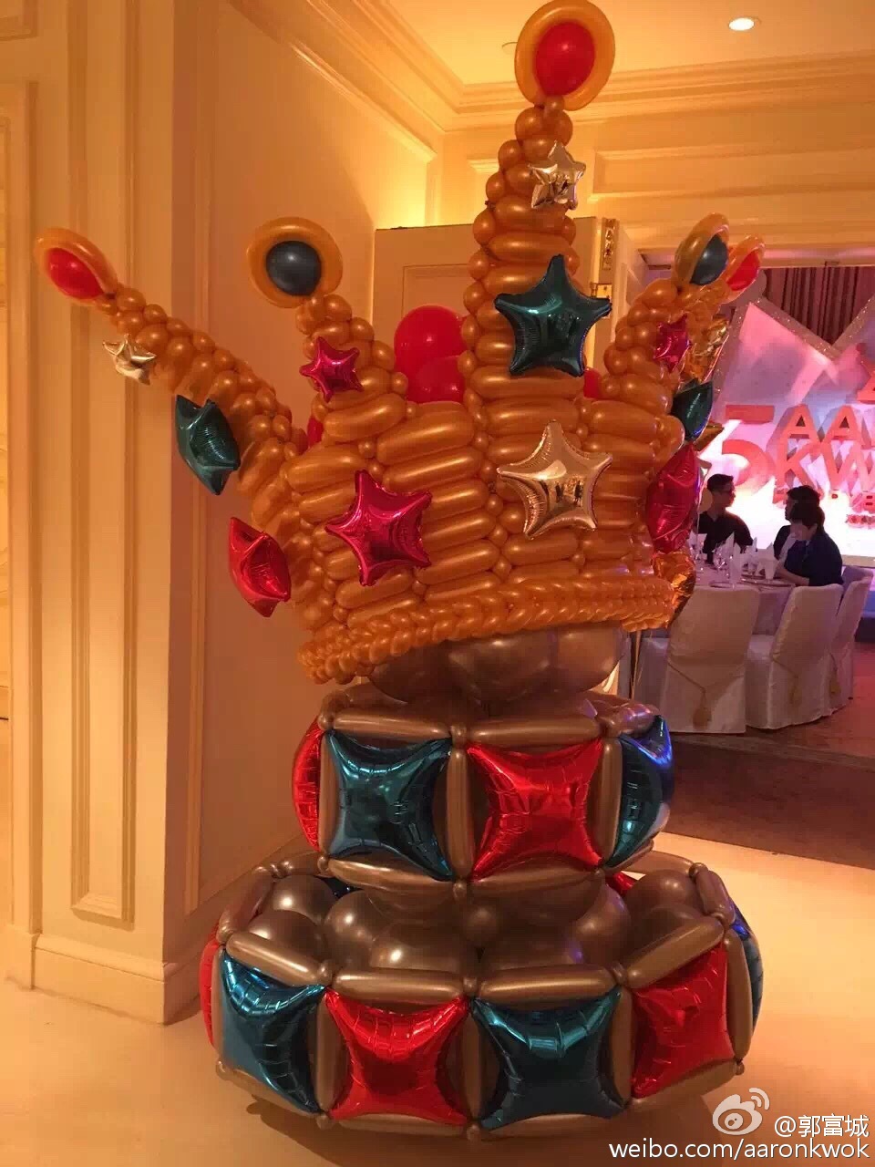 2015年郭富城生日已经有巨型汽球摆设。
