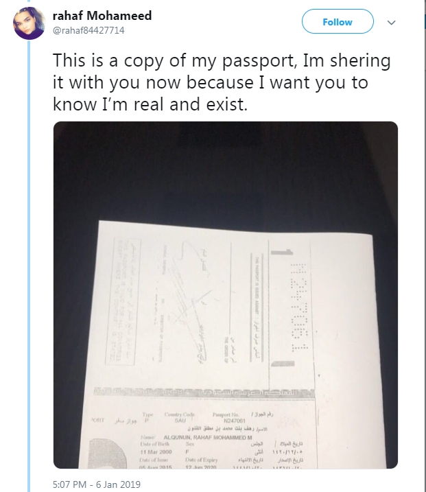 她貼出護照副本,表示自己真的存在。Rahaf Mohammed twitter
