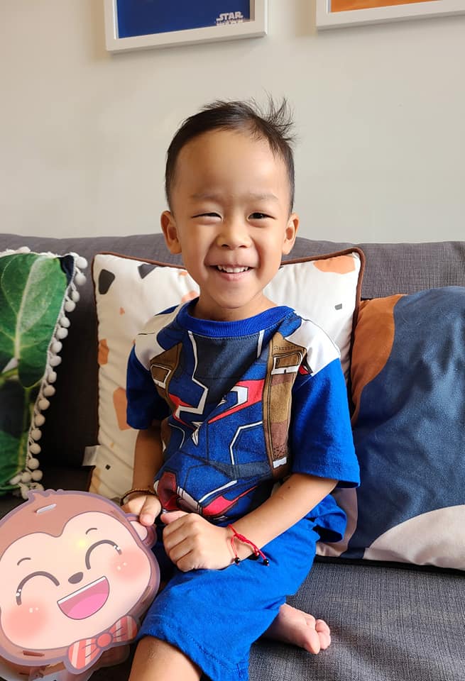 小鐵漢媽媽指今晚終於可以攬住小鐵漢好好睡覺。小鐵漢媽媽fb圖片
