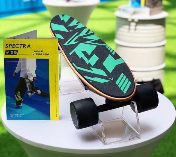 智慧出行的體感電動滑板，有不同時速及款式。