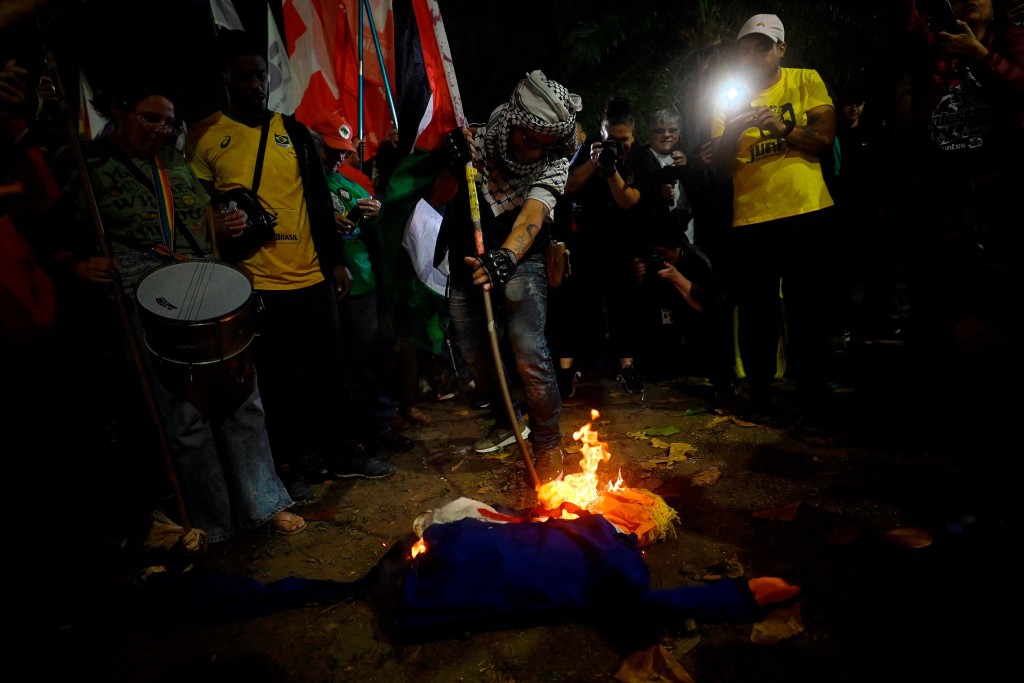 巴西多处爆发反特朗普示威。法新社