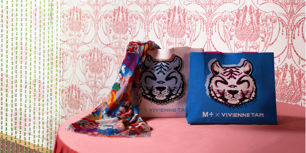 分別以藍色及粉紅色設計的普普藝虎系列Tote Bag。