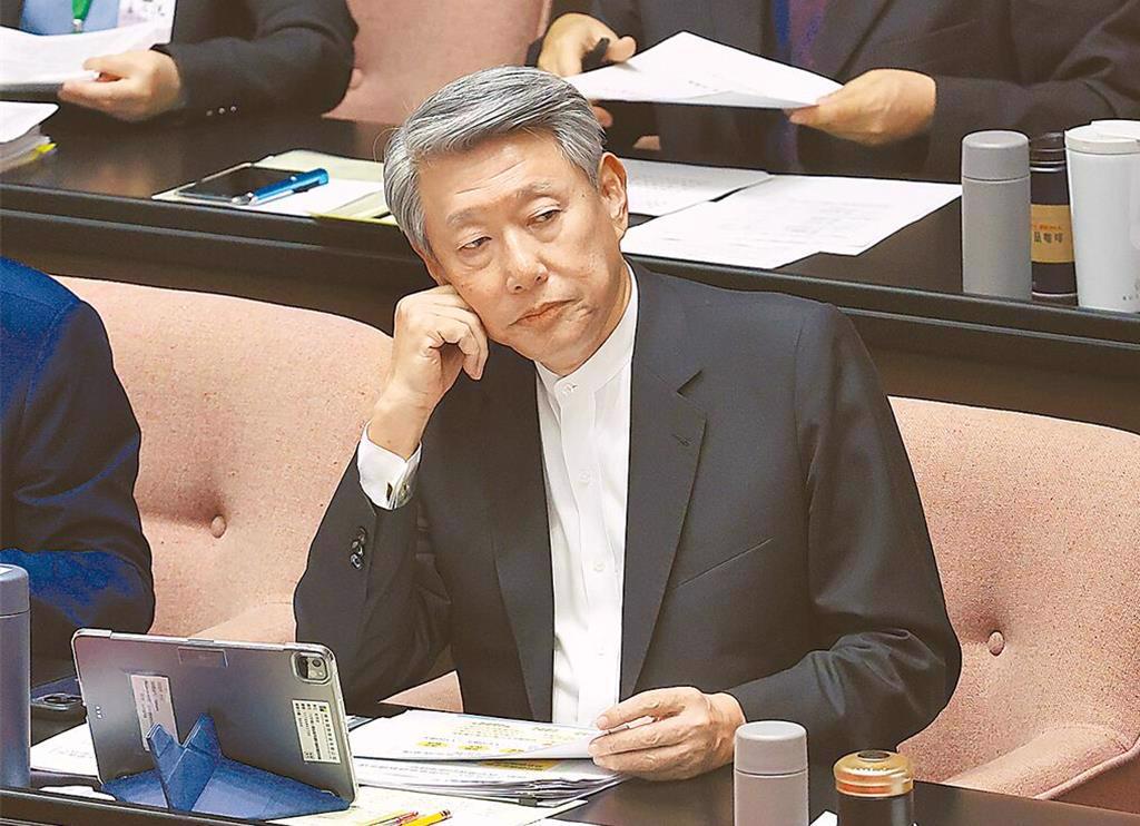 傳經濟部長郭智輝請辭獲准。中時 傳經濟部長郭智輝請辭獲准。中時