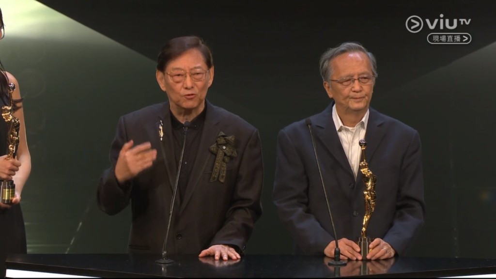 吴思远代石琪说出感言，多谢金像奖史无前例将这个珍贵奖项颁给电影文字工作者，为此感到欣慰。