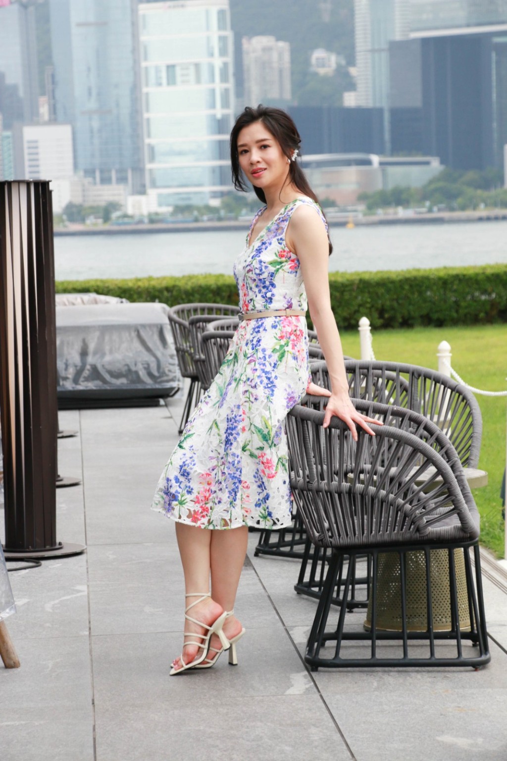麥美恩由節目主持到做演員拍劇,成功入屋。
