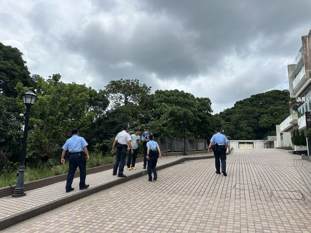 警員到場調查。