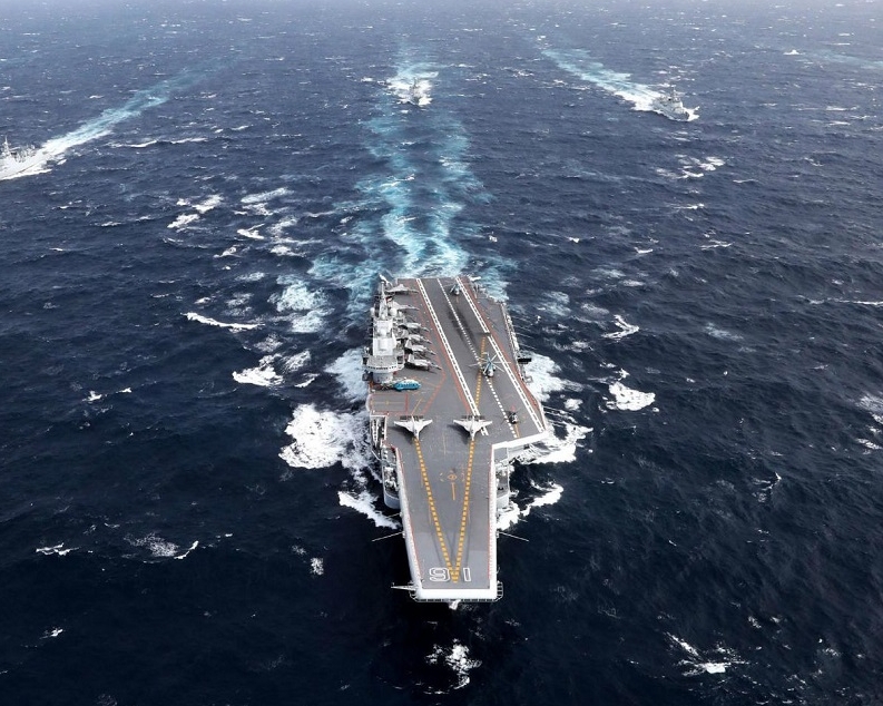 辽宁舰元旦开始在南海训练。
