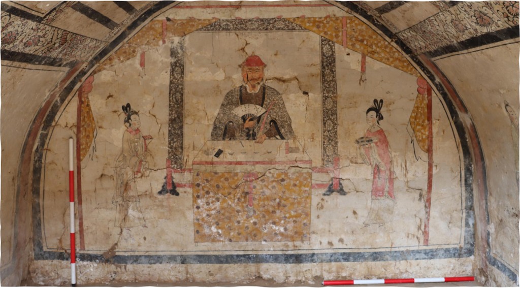 河南跨越1600年老庄师古墓群出土 精美壁画曝光。《河南日报》