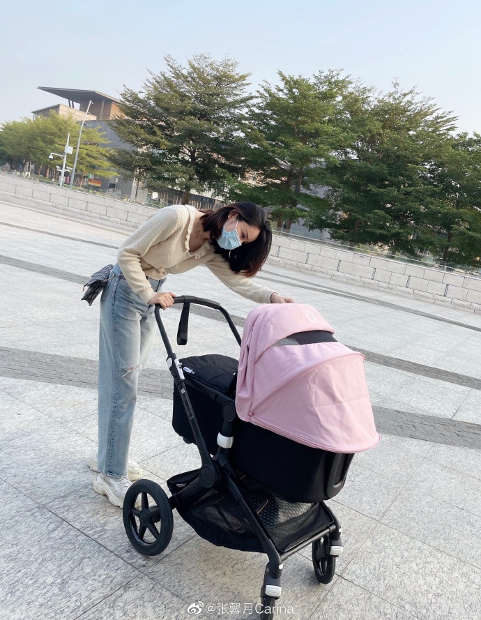 有老公愛錫及可愛B女,張馨月變成幸福人妻及人母。