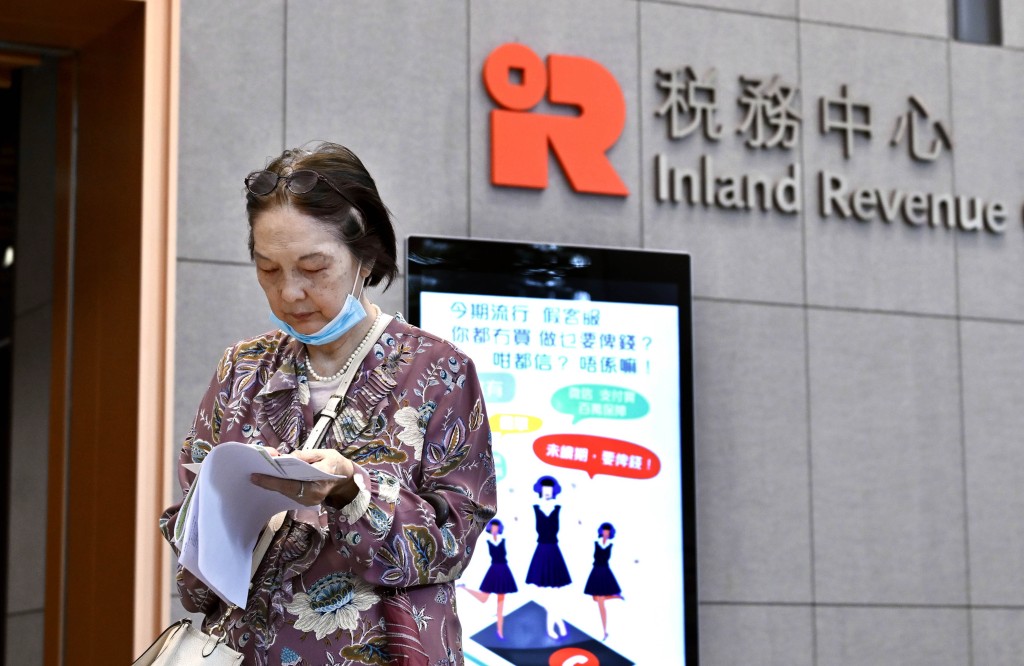 他指，當年因數據相關的條例問題，政府部門在推動數字化時，各自整理一些工具。