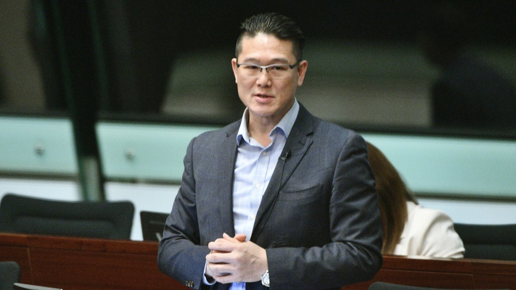 工聯會梁子穎關注綠色能源發展較慢,詢問香港如何配合全世界的能源發展,維持香港作為國際航空樞紐的角色。資料圖片 工聯會梁子穎關注綠色能源發展較慢,詢問香港如何配合全世界的能源發展,維持香港作為國際航空樞紐的角色。資料圖片