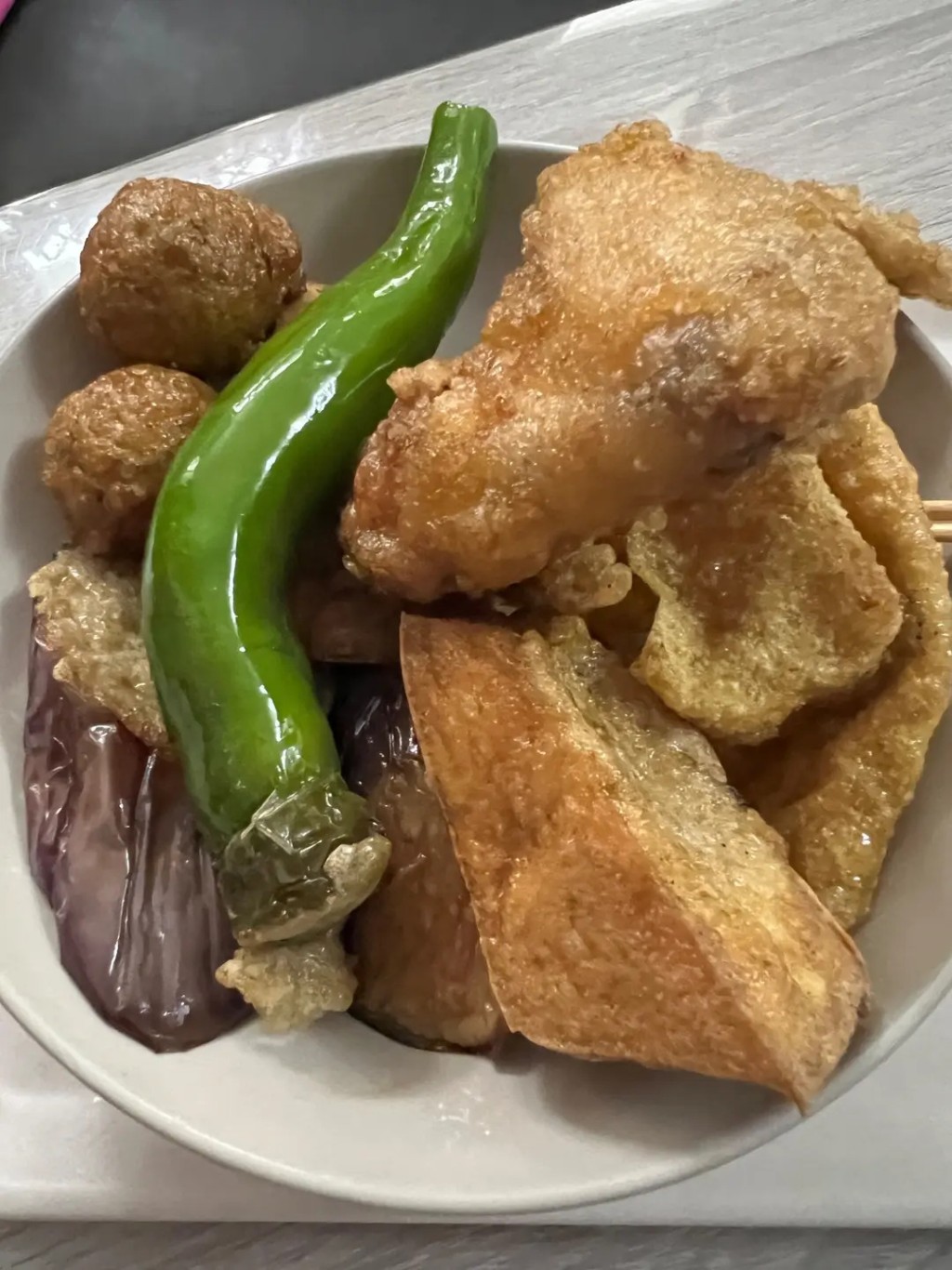 店家多年来售卖多款港式地道街头小食,煎酿三宝售价为8件$20。 店家多年来售卖多款港式地道街头小食,煎酿三宝售价为8件$20。