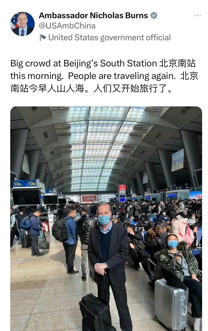 伯恩斯曾乘坐高鐵前往武漢。 伯恩斯Twitter