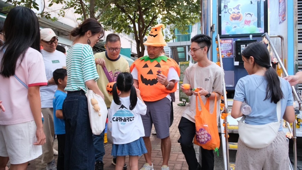 實政圓桌「嘩鬼流動車」落區出巡 田北辰變身「南瓜人」有段故｜Kelly Online