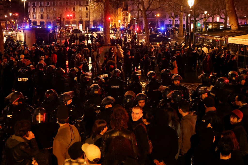 示威爆發多宗群眾與防暴警察的衝突事件。REUTERS