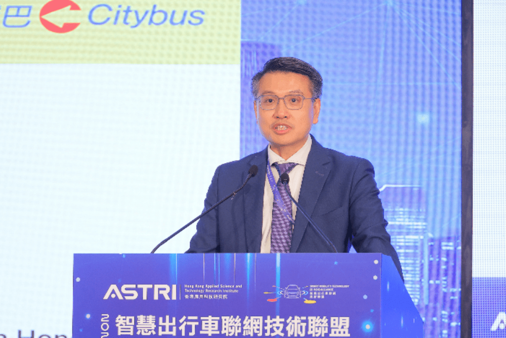 城巴有限公司商務總監吳義君先生解構如何利用CAV技術改善交通控制和安全。