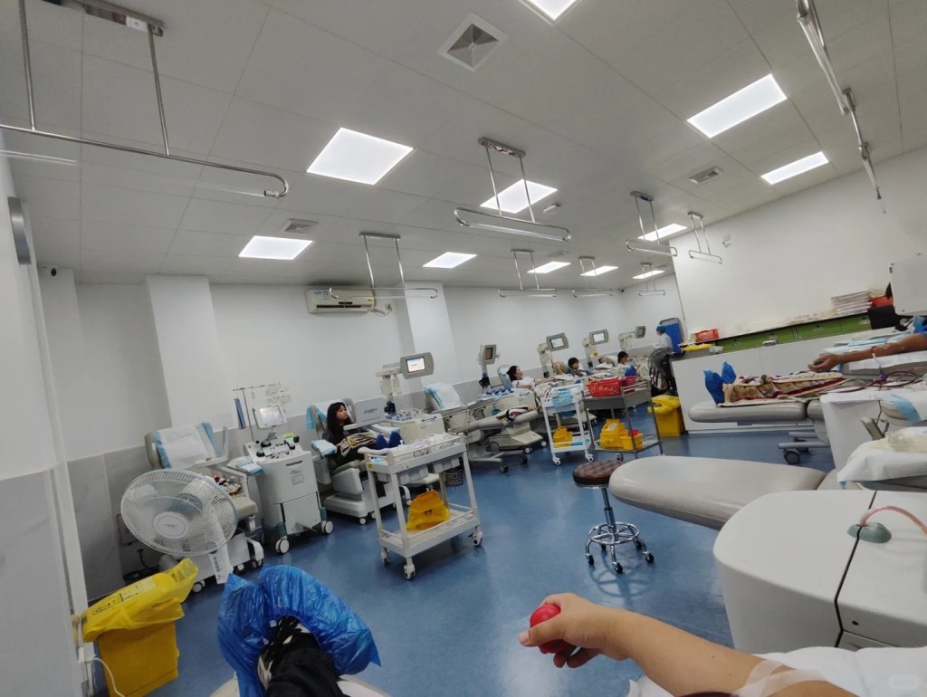 广州血液中心的供应商，因银价急升停止提供大受捐血者欢迎的纯银纪念章。小红书