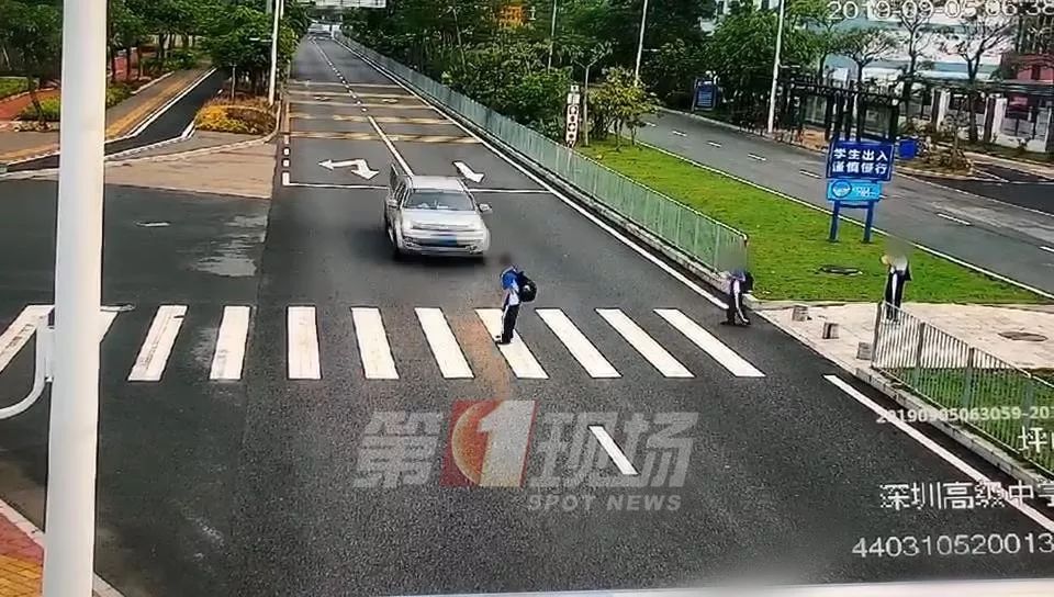 深圳校園區開車行駛沒有減速。網圖