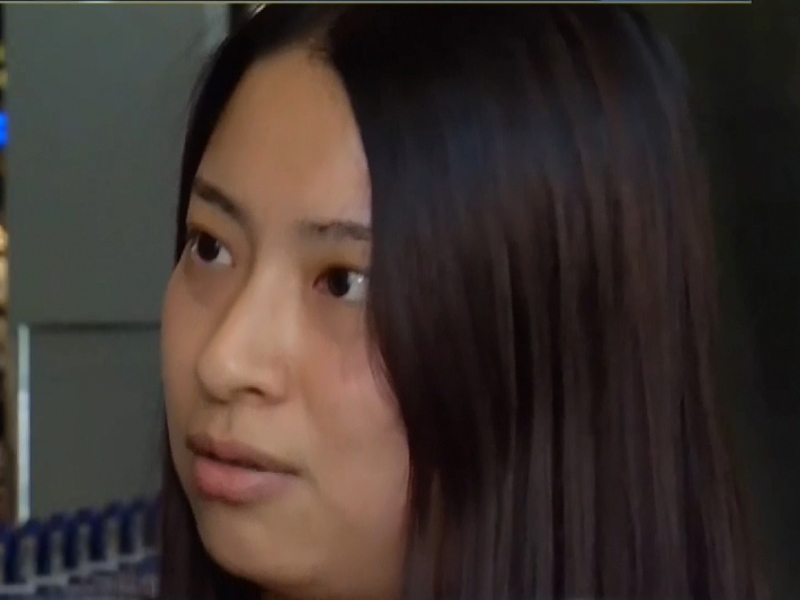 中國女留學生胡晶晶向傳媒說出被趕下飛機的始末。(網圖)
