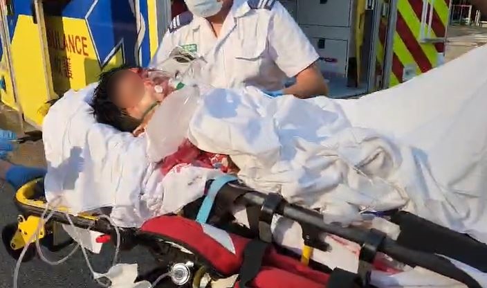 26歲男子血流披臉送院。