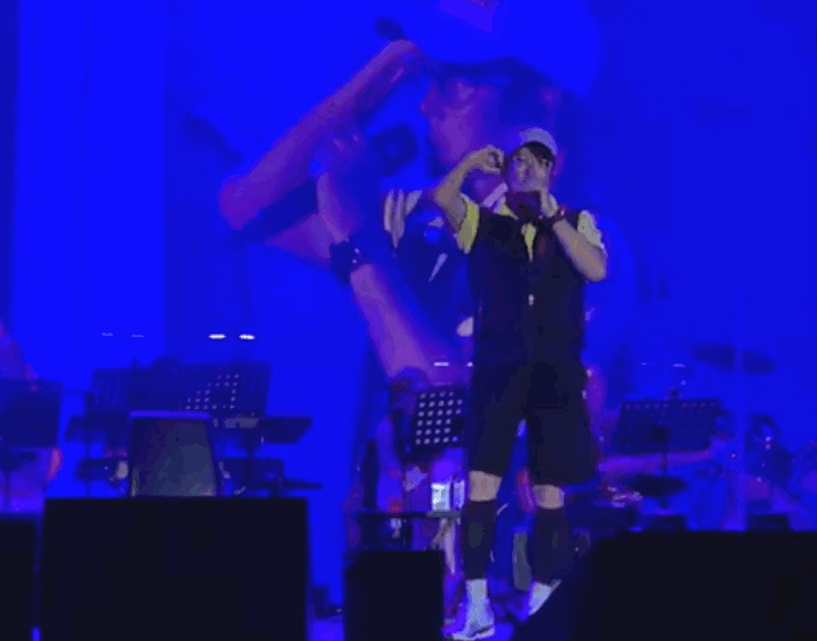 譚詠麟今日在微博上載綵排短片。網上圖片