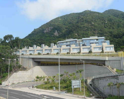 電訊數碼執董張敬川8500萬購緹山。