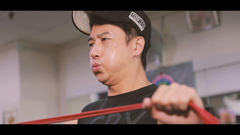 子博為節目要在3個月內摵甩20磅肥肉，