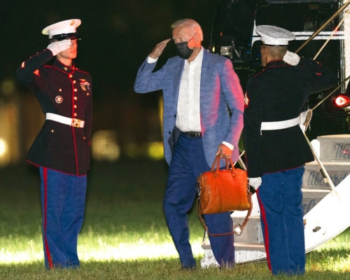 美國有參議員指總統拜登的阿富汗政策失誤，要求調查。AP圖