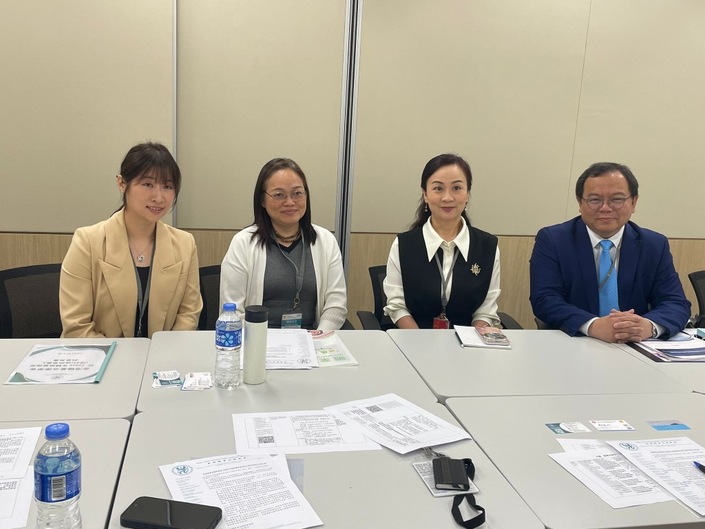 左起:職業治療師巫崇榆、香港職業治療學會會長方少麗、立法會衞生事務委員會委員陳凱欣、立法會議員陳永光。蔡思宇攝 左起:職業治療師巫崇榆、香港職業治療學會會長方少麗、立法會衞生事務委員會委員陳凱欣、立法會議員陳永光。蔡思宇攝