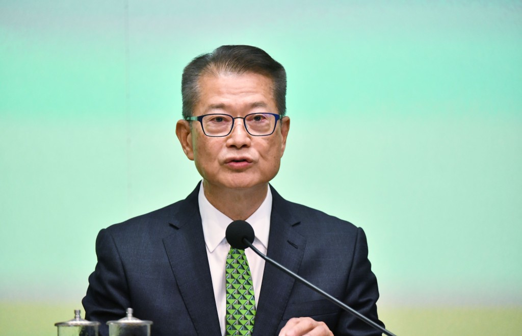 陳茂波表示,吸引企業落戶面對激烈的競爭,更形容是分秒必爭。盧江球攝 陳茂波表示,吸引企業落戶面對激烈的競爭,更形容是分秒必爭。盧江球攝