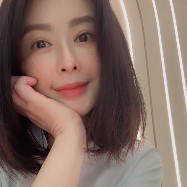 蕭淑慎早前曾透露進行手術並沒有對生活造成影響,如今病情已經痊癒,只需要定期追蹤便可。 蕭淑慎早前曾透露進行手術並沒有對生活造成影響,如今病情已經痊癒,只需要定期追蹤便可。