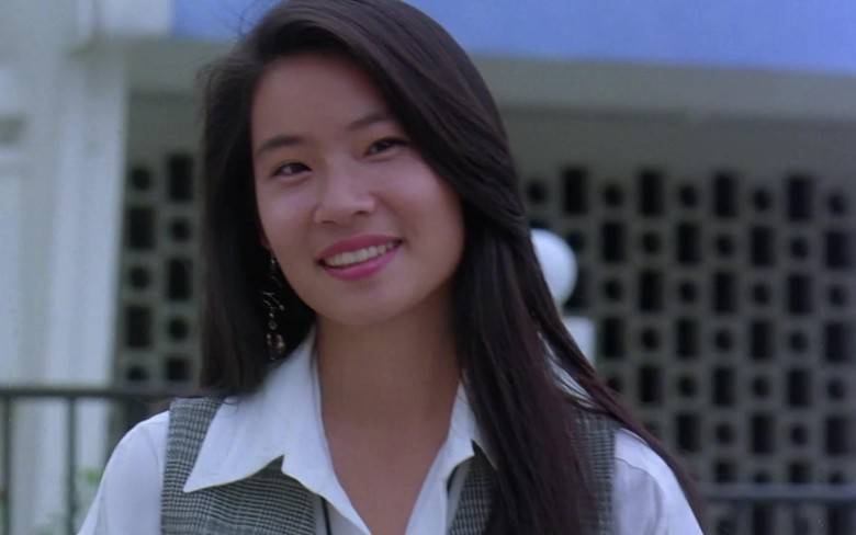 今日(20日)就有网民在Facebook上分享了几张早年刘玉玲与天王郭富城合拍电影《伴我纵横》的截图,掀起一波回忆杀。 今日(20日)就有网民在Facebook上分享了几张早年刘玉玲与天王郭富城合拍电影《伴我纵横》的截图,掀起一波回忆杀。