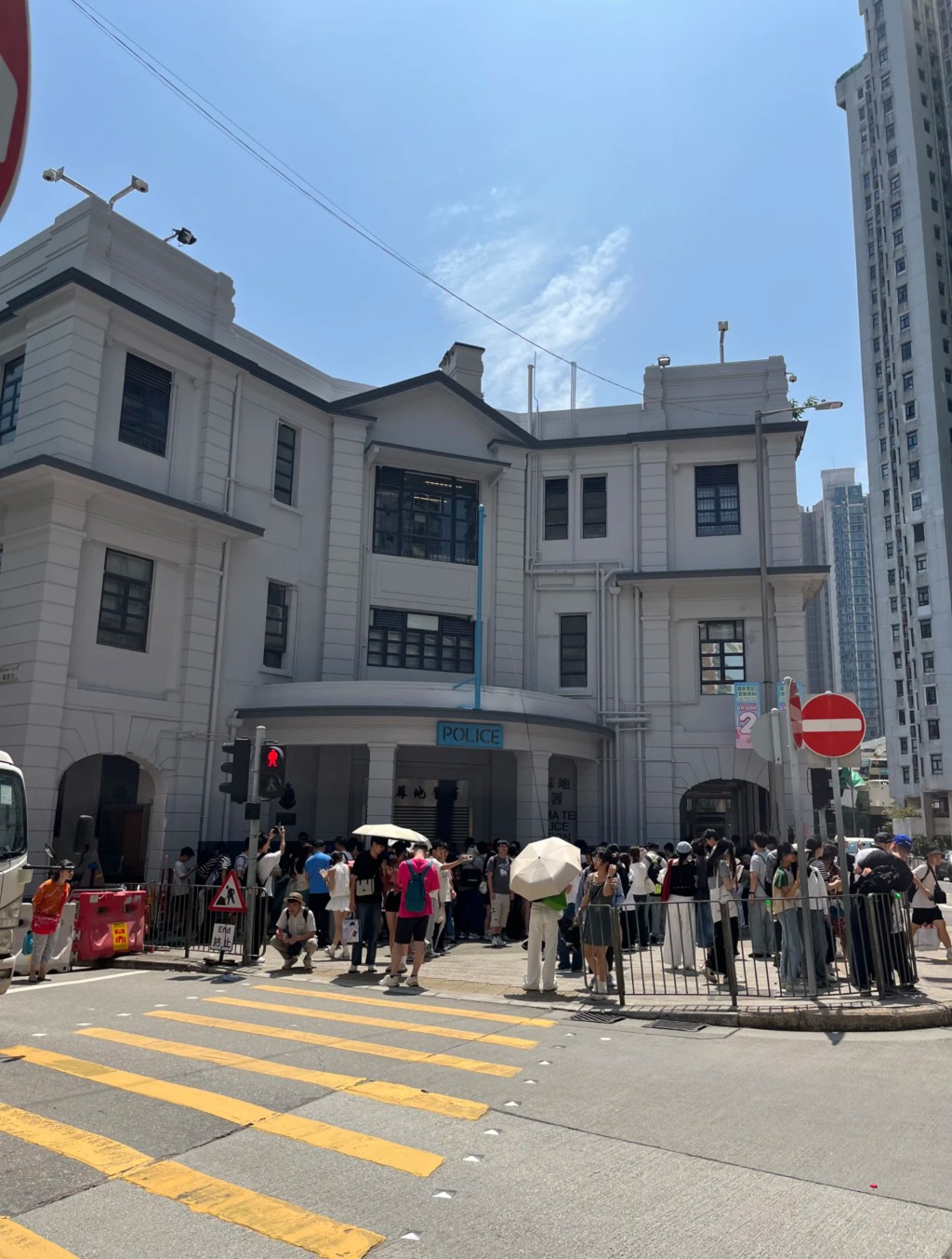 眾多遊客打卡油麻地警署。小紅書圖片 眾多遊客打卡油麻地警署。小紅書圖片