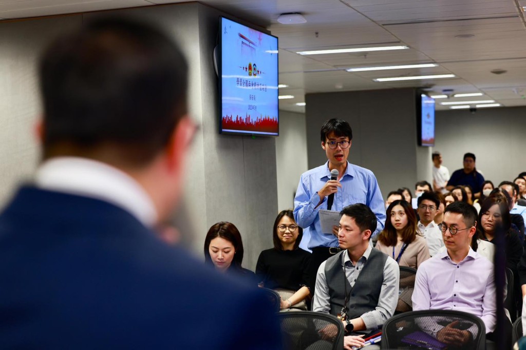 保安局今天下午舉行「學習全國兩會精神座談會」。鄧炳強FB圖片 保安局今天下午舉行「學習全國兩會精神座談會」。鄧炳強FB圖片