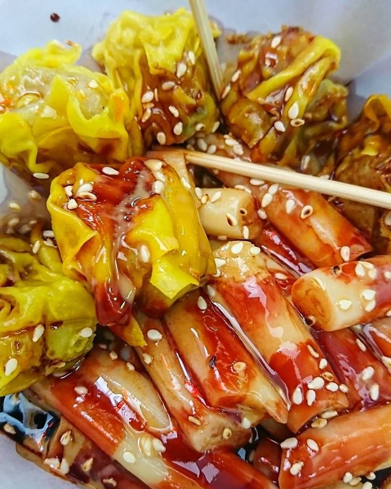 混醬腸粉是香港地道美食。（圖片來源：Facebook@香港地美食）
