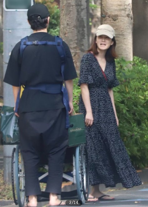 傳媒曾拍攝到前田喺街頭怒罵勝地涼。