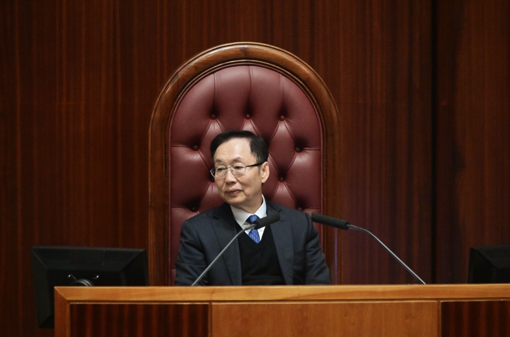 陳健波對於能夠擔任立法會議員17年感到光榮。資料圖片 陳健波對於能夠擔任立法會議員17年感到光榮。資料圖片