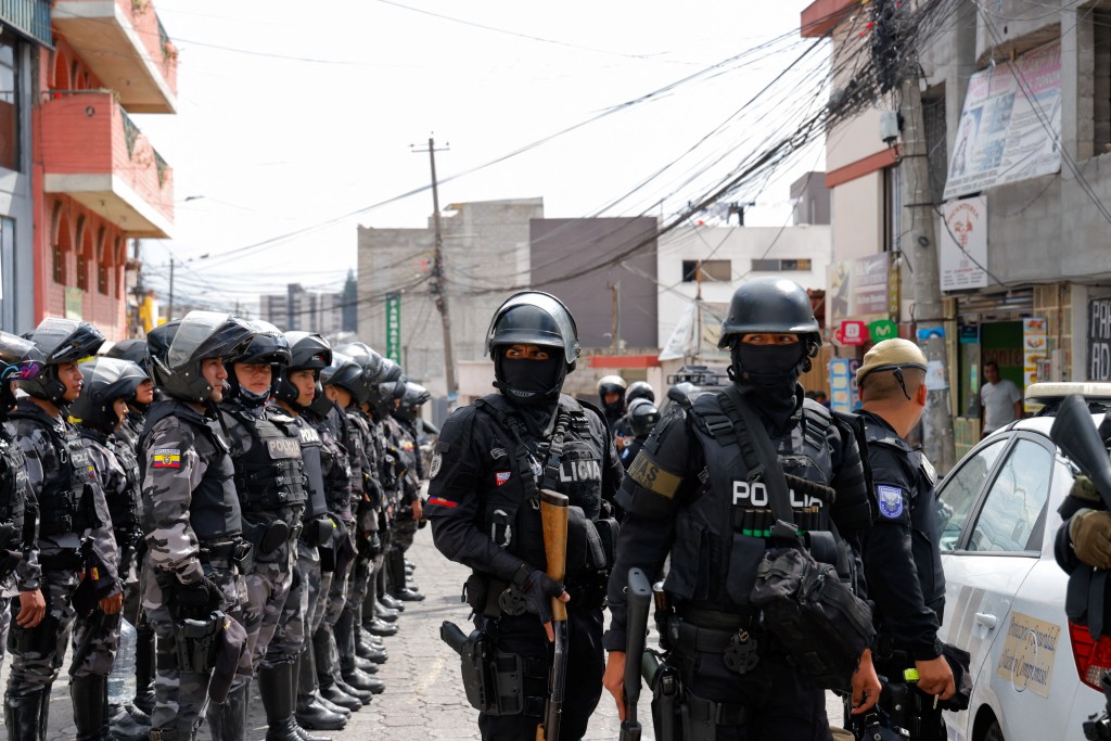 厄瓜多爾武裝部隊展開大規模搜捕行動。路透社