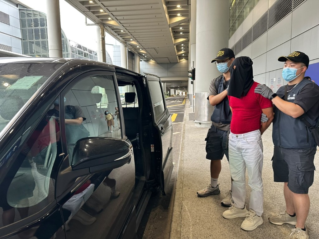 案中的被捕人士。政府新聞處圖片 案中的被捕人士。政府新聞處圖片