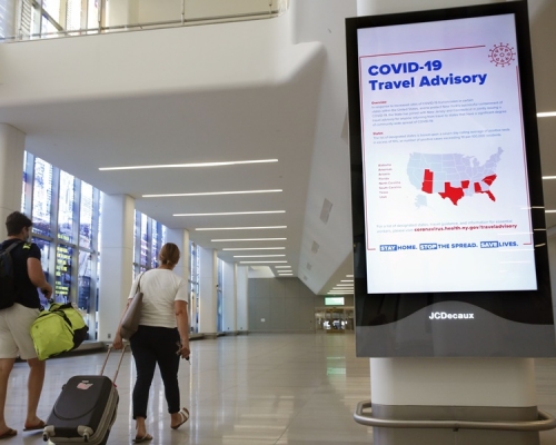 疫情打擊全球的旅遊業。AP 