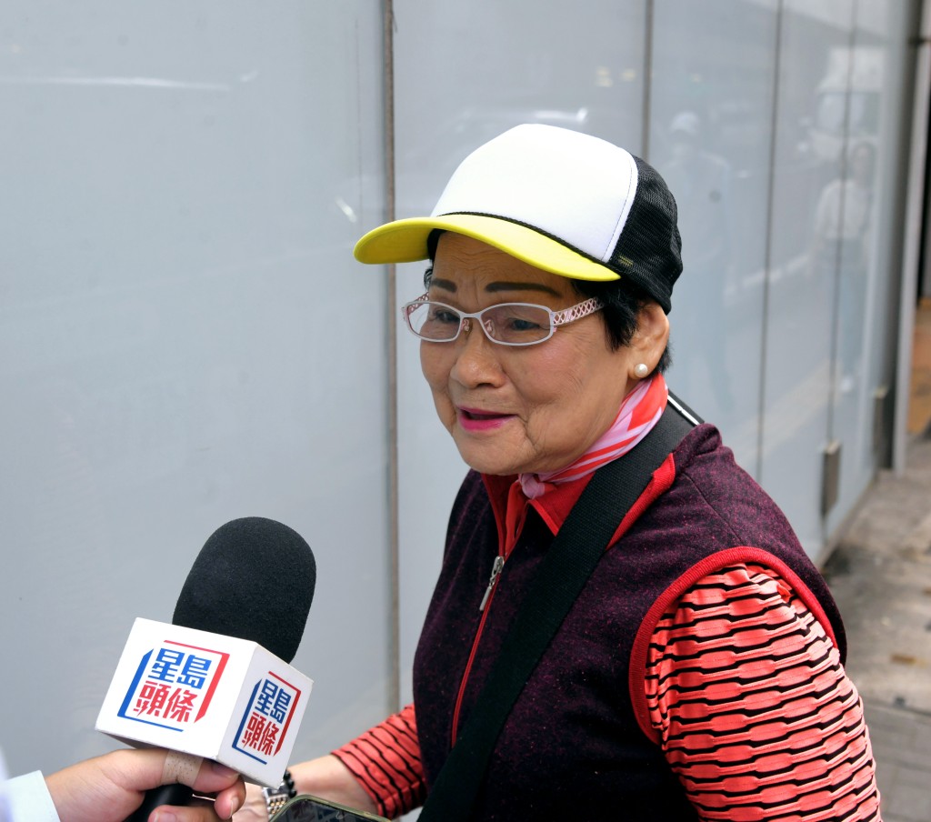 賴女士表示,自火災發生後,會特別留意自己屋邨有沒有搭棚,或工人吸煙情況。 賴女士表示,自火災發生後,會特別留意自己屋邨有沒有搭棚,或工人吸煙情況。