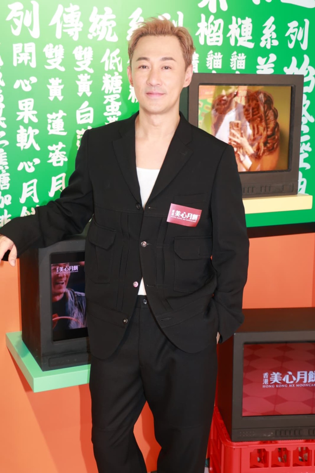林峯以代言人身份到中環出席月餅宣傳活動。